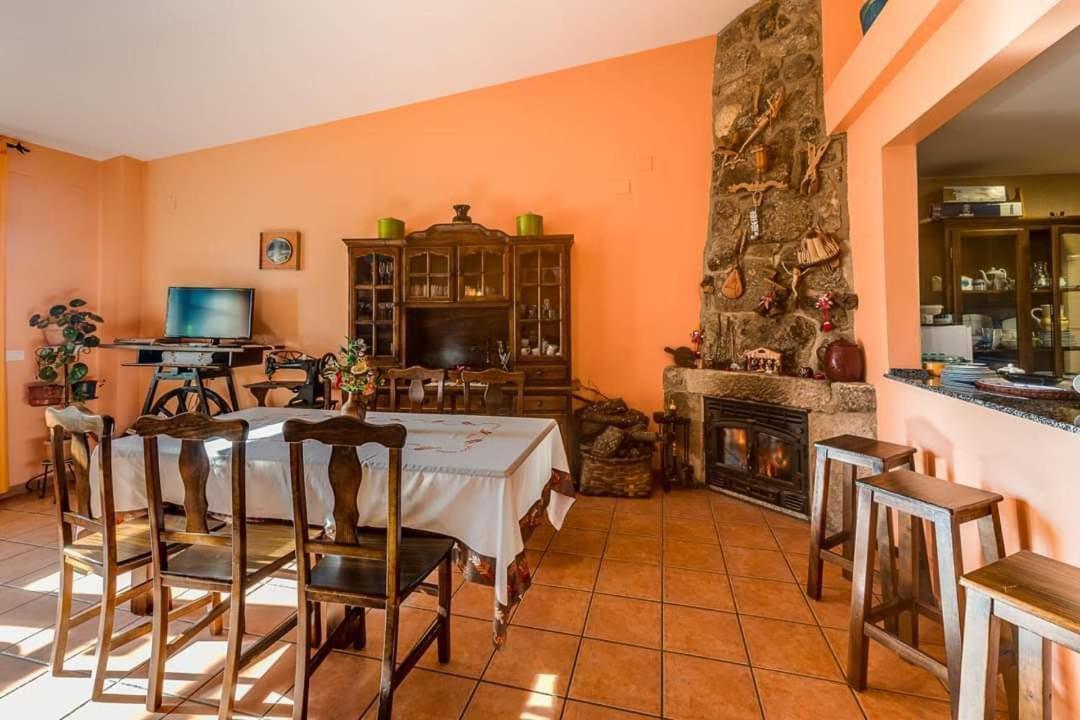 Apartamentos & Casa Rural Boada Con Jardin Interior Y Barbacoa Villamiel Exterior foto