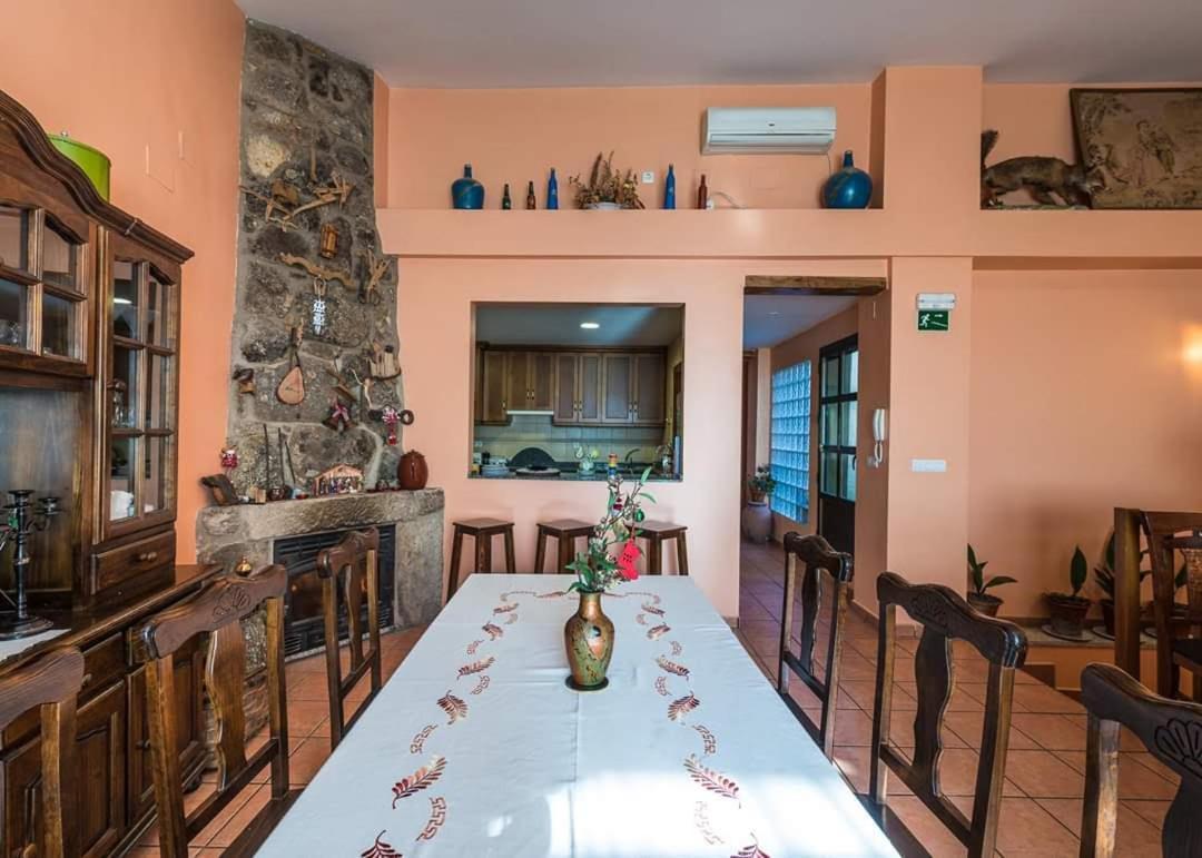 Apartamentos & Casa Rural Boada Con Jardin Interior Y Barbacoa Villamiel Exterior foto